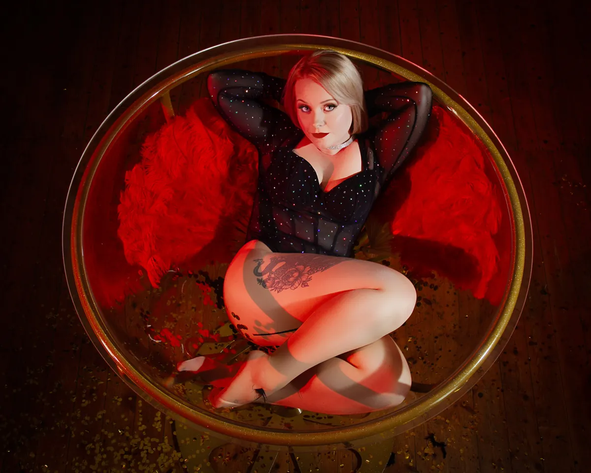 Burlesque and showgirl boudoir portrait in Warminster, Wiltshire by Elland-Vee