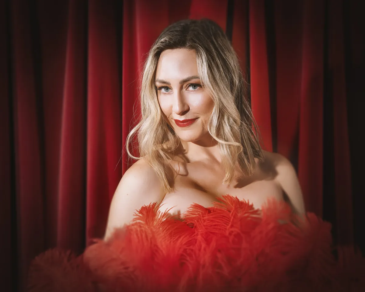 Burlesque and showgirl boudoir portrait in Warminster, Wiltshire by Elland-Vee