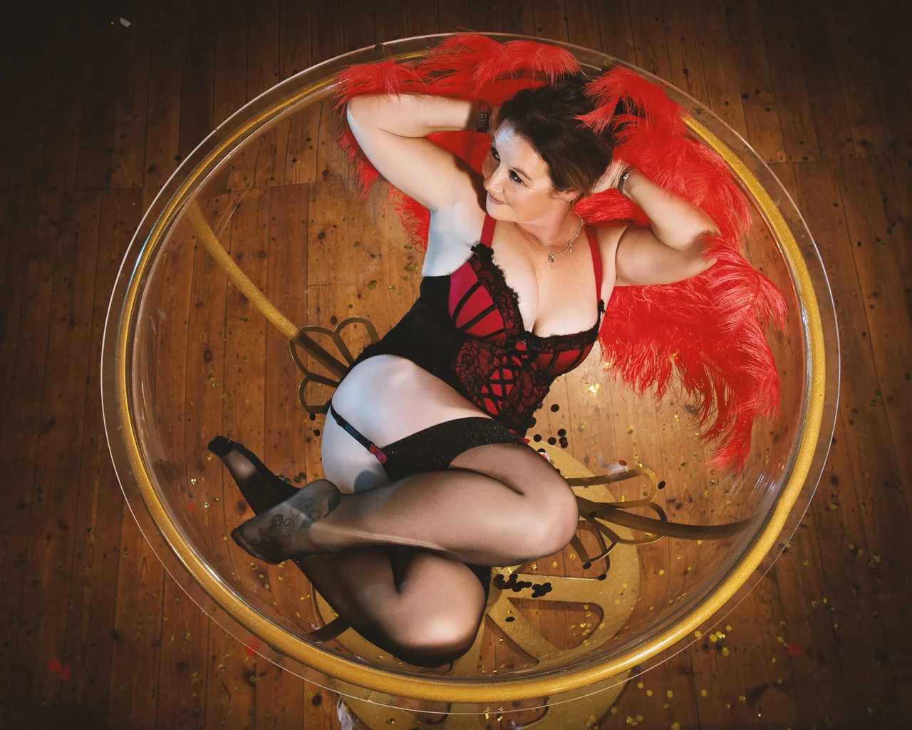 Burlesque and showgirl boudoir portrait in Warminster, Wiltshire by Elland-Vee