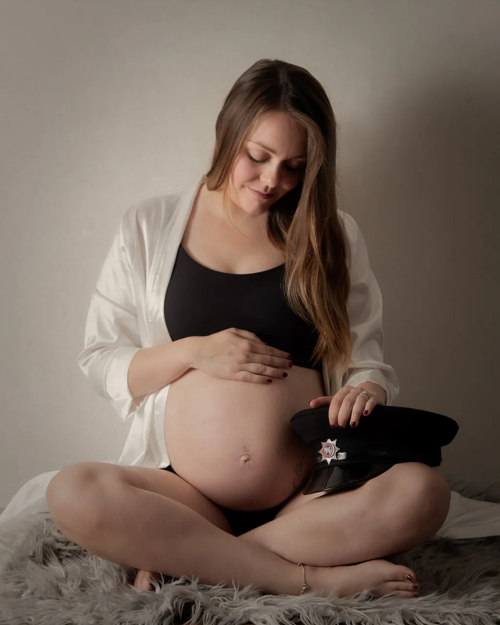 Maternity boudoir portrait by Elland-Vee in Warminster, Wiltshire