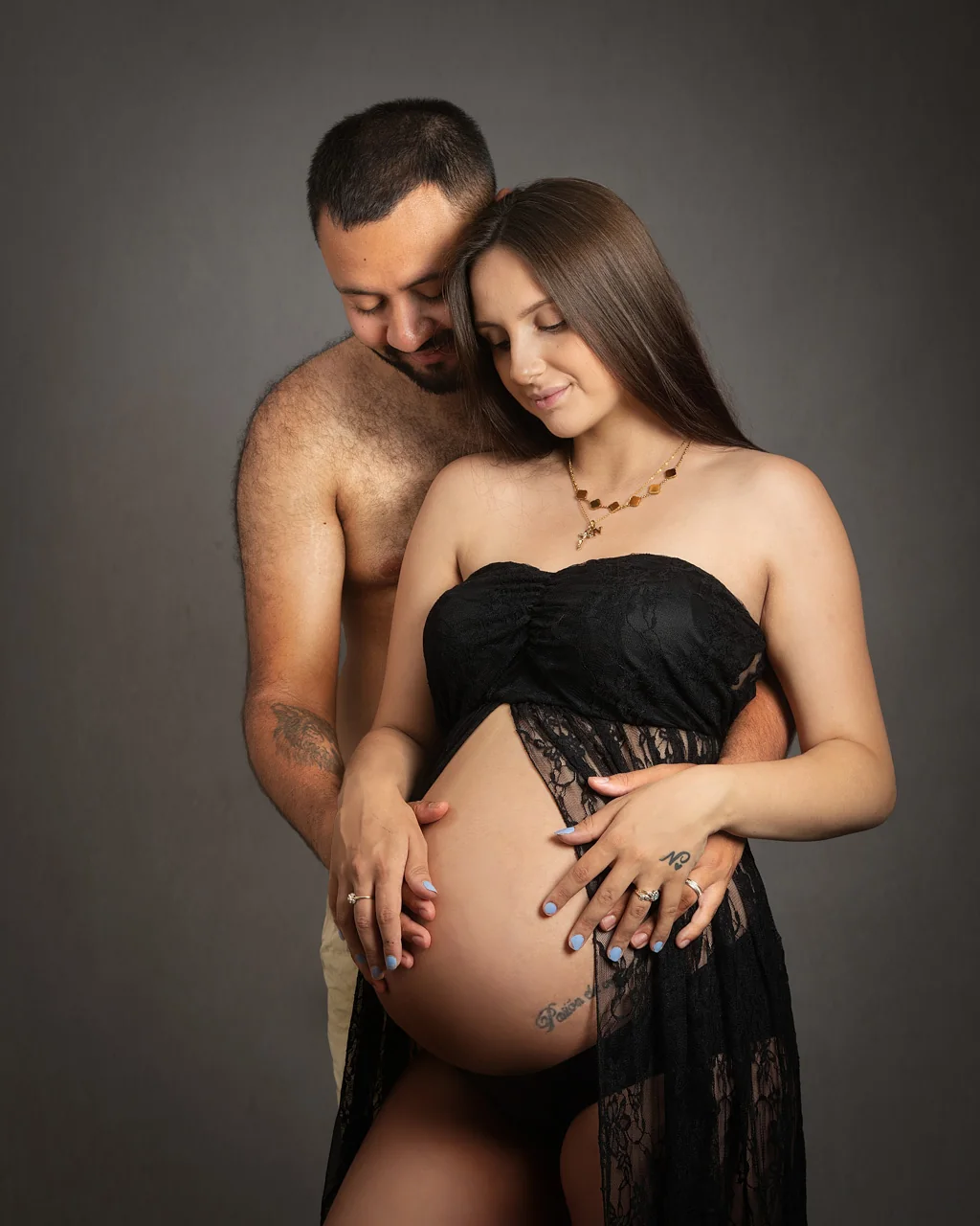 Maternity boudoir portrait in Warminster, Wiltshire by Elland-Vee