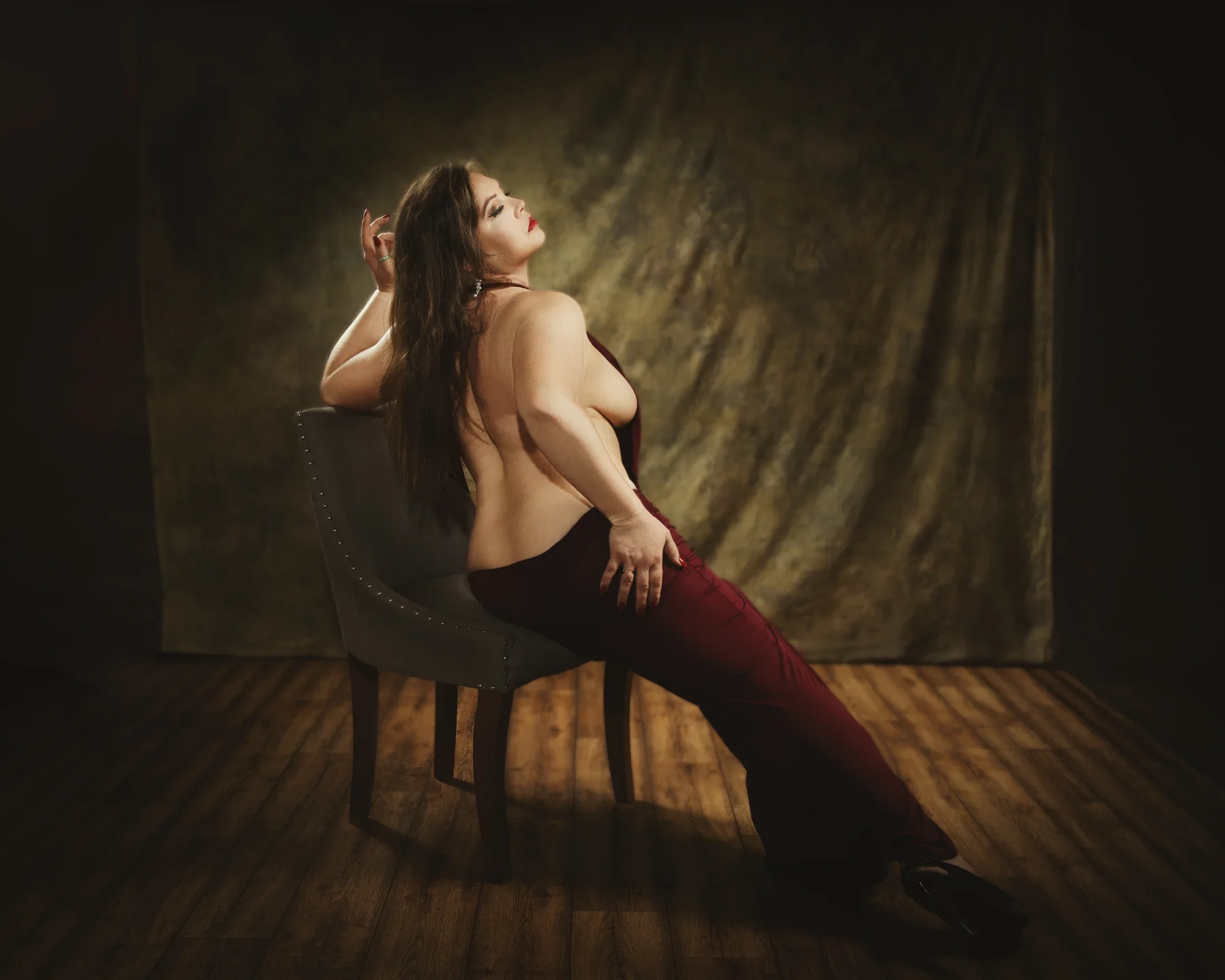 Luxury boudoir portrait by Elland-Vee in Warminster, Wiltshire